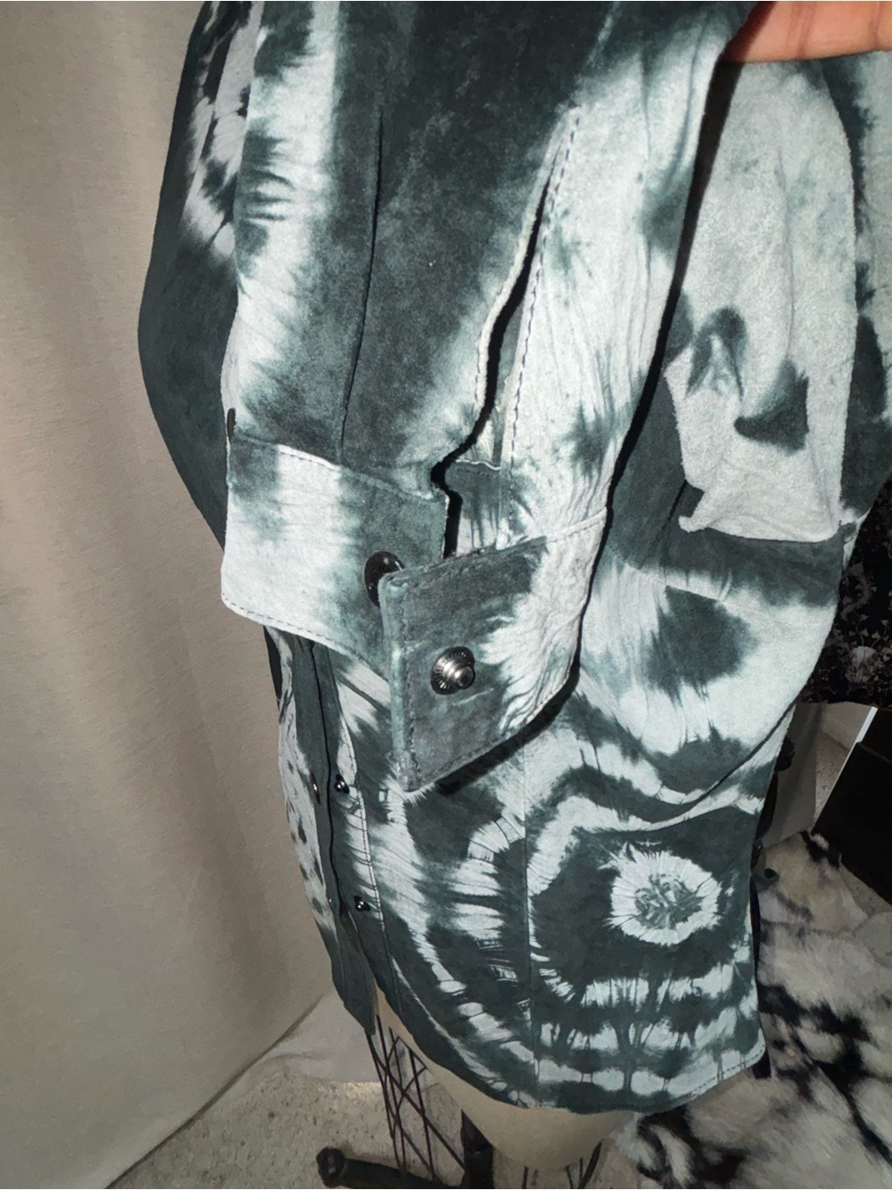 ๐ค VINTAGE Paolo Santini | 100% leather Tie-Dye Shirt ๐ค - Picture 5 of 6